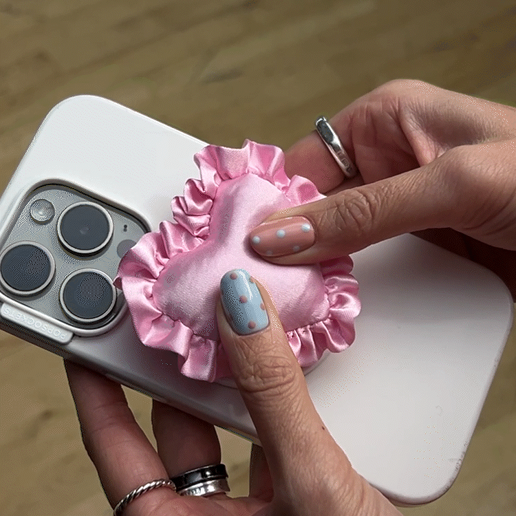 Heart Pillow —  MagSafe PopGrip - US 89528